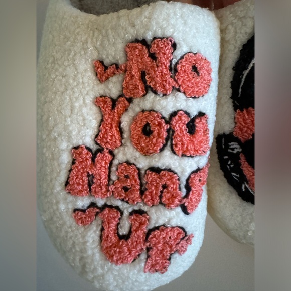 Cozy “Scream” Ghostface Slippers - Perfect for Horror Fans! - Picture 8 of 11